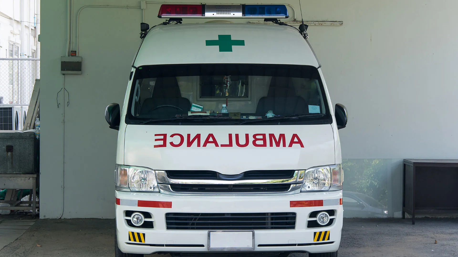 Ambulance Ideal Top Image